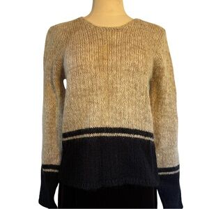 Chic Two-Tone Crew Neck Sweater
